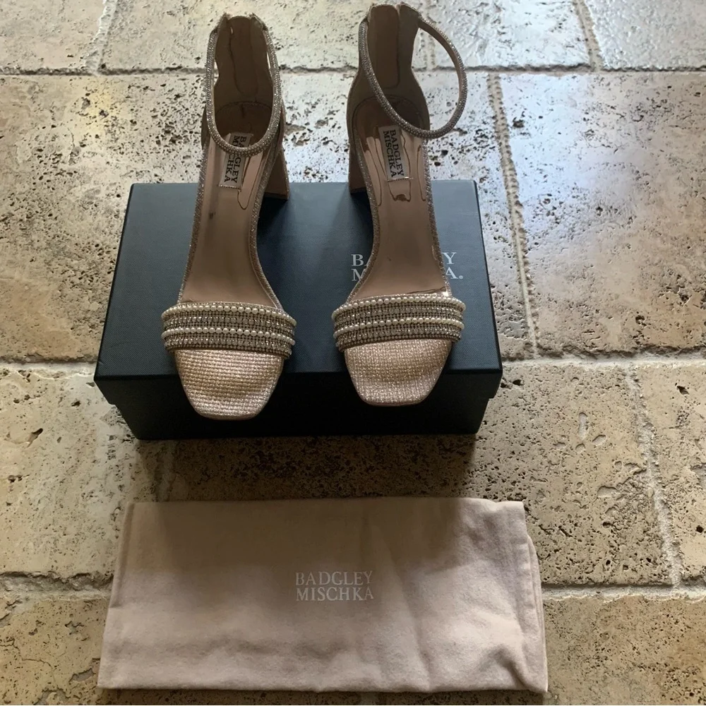 Badgley Mischka Kameryn Pale Gold Sandal Heel 9.5 Block